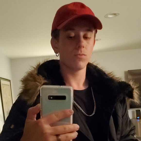 Meet your Posher, Gavin - Picture 1 of 1